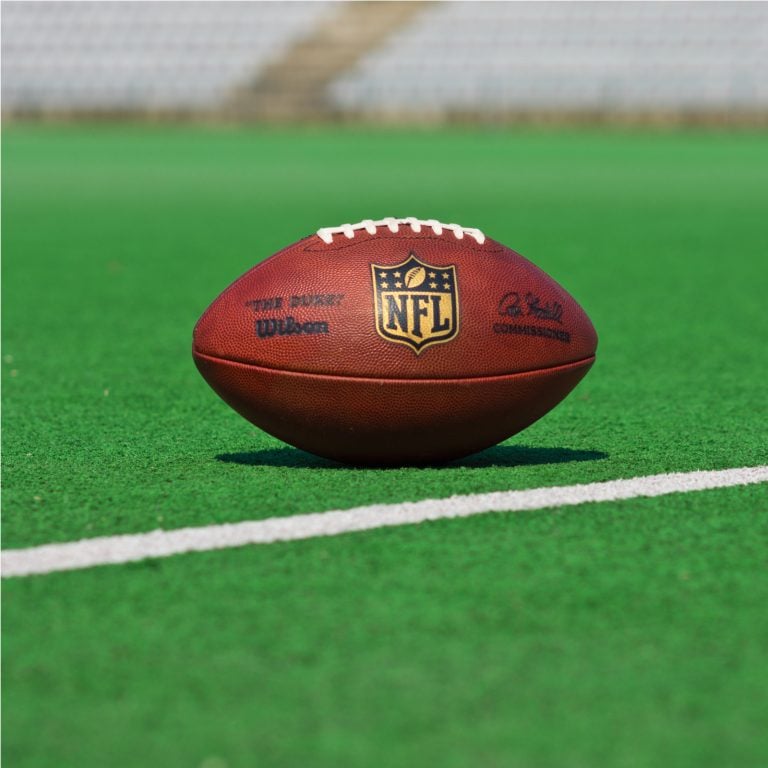The Daily: NFL Players to Earn Crypto, McDonalds Unveils Maccoin, Bill Clinton at Swell