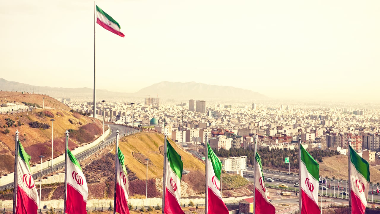 Iran Licenses 14 Bitcoin Mining Companies, Reduces Electricity Rates by Up to 47% for Miners