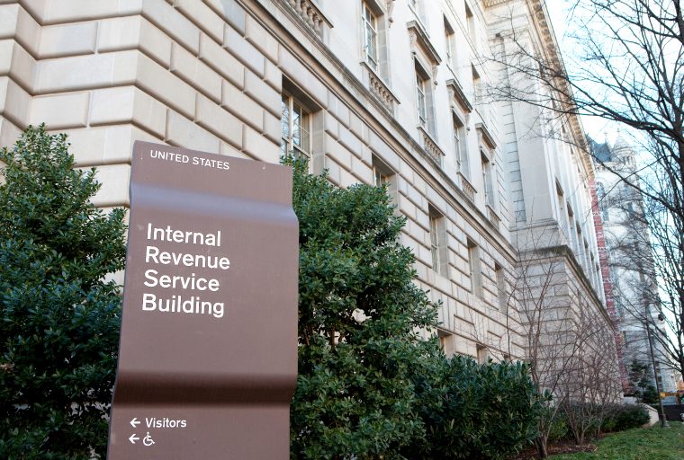 El IRS explica lo que los propietarios de criptomonedas deben saber para presentar impuestos este año
