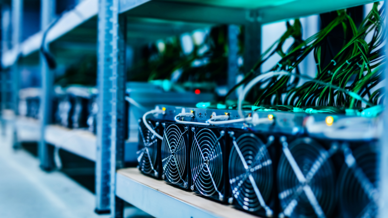 Venezuela seized 315 Bitcoin mining rigs: Miners discussed illegal confiscation, blackmailing police