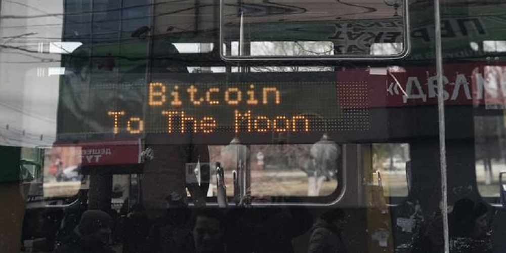 ‘Bitcoin to the Moon’ Signs Appear on Ukrainian Tram