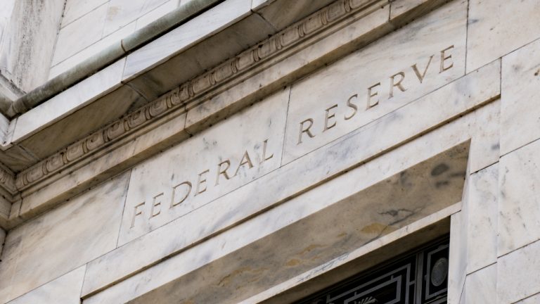Federal Reserve Bank Presidents: Cryptocurrency Sell-off Not a Systematic Con...