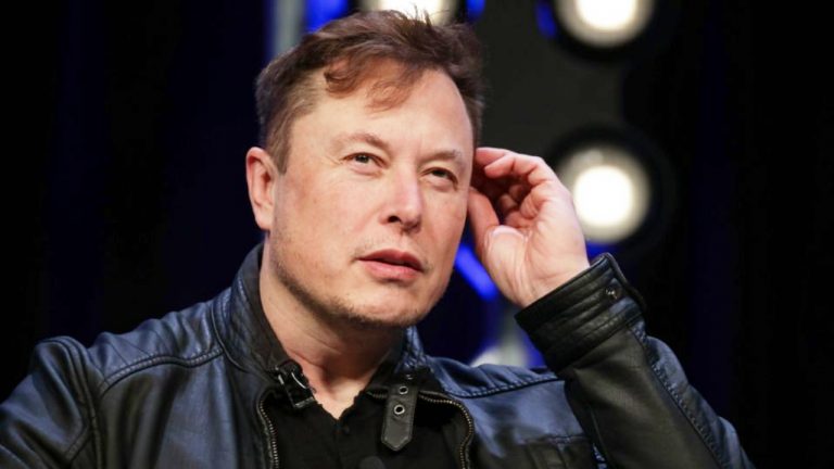 Elon Musk Says Holding Bitcoin Is Less Dumb Than Cash, Disputes Peter Schiff's Claims About Money and BTC
