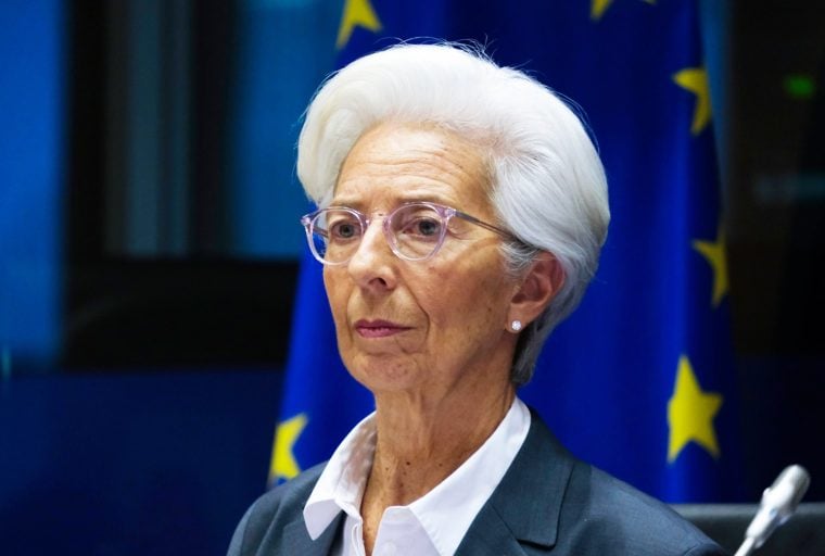 Lagarde ve demanda de monedas estables y planea poner al BCE "por delante de la curva"