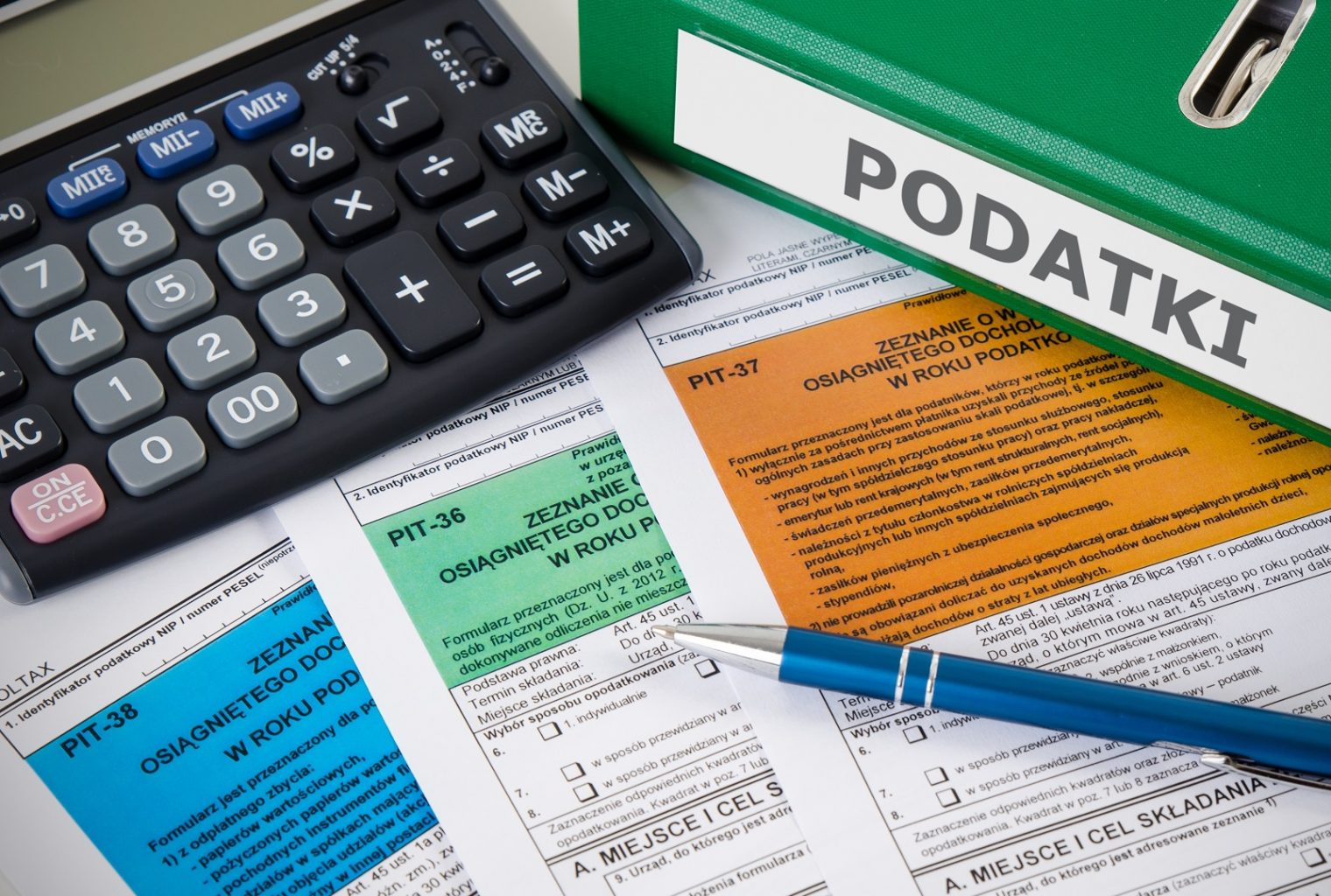 Formulario de impuestos para informar los ingresos del comercio de criptomonedas emitido en Polonia