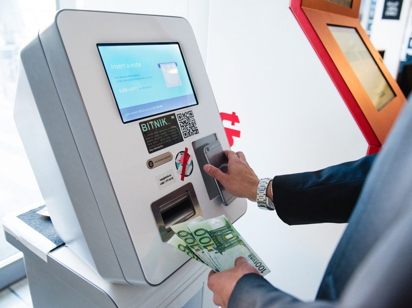 Bitcoin Atms Grow In Number Reaching Almost 7 000 In Operation Around