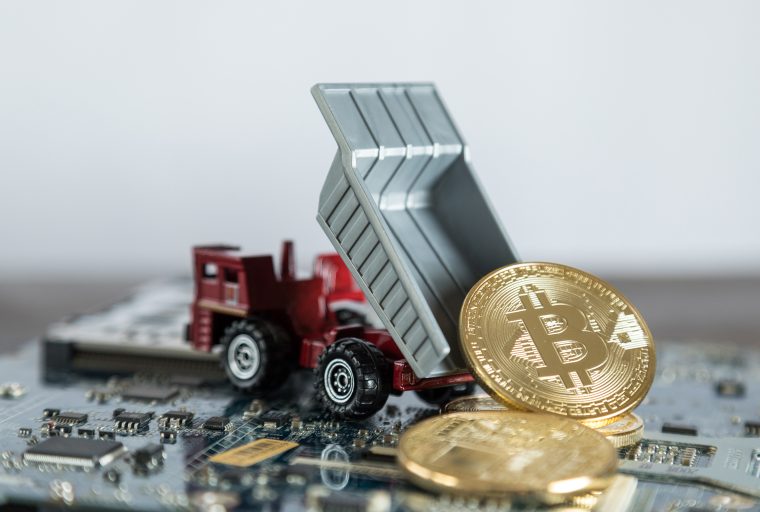 Los mineros de Bitcoin están vendiendo monedas más rápido de lo que pueden generarlas