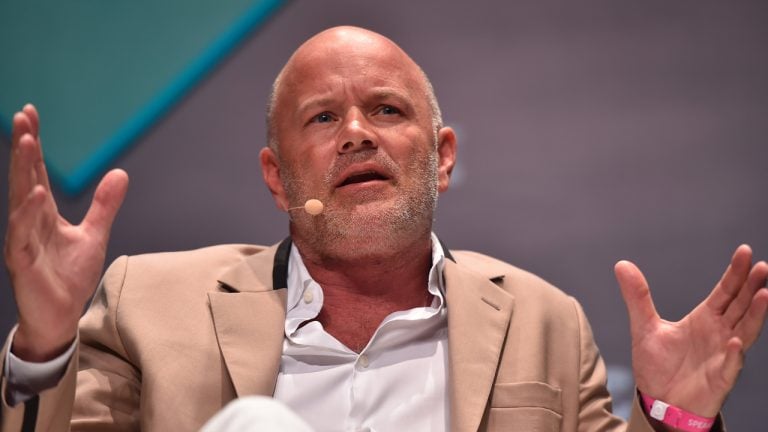  Billionaire Mike Novogratz Asks Which Cryptocurrency Will Win the Payments Race