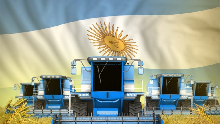 Blockchain Platform to Set up a Tokenization Solution for Argentinean Farmers as Peso Keeps Plummeting