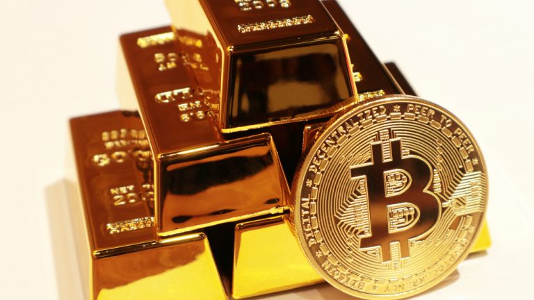 Bitcoin's Rapid Increase Should Compel Crypto Investors to Own Gold, Says Top Miner