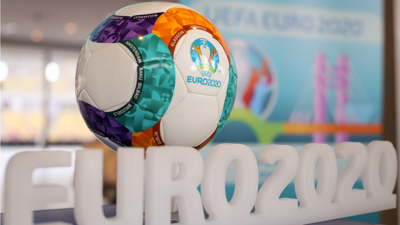 El mejor goleador de la Euro Soccer Championship recibe el trofeo NFT de Gazprom