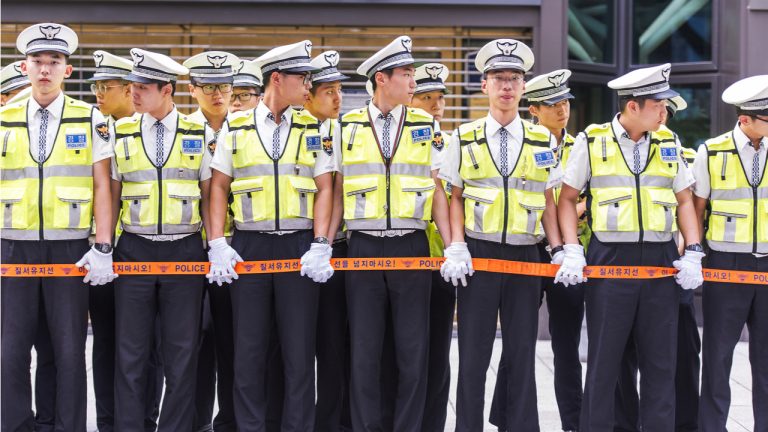 South Korean Police Officers Banned From Buying Cryptocurrency